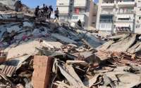 В турецком городе разрушены дома землетрясением (фото)