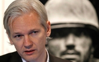 Леди Гага проиграла основателю Wikileaks