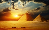 Уникальную ломаную пирамиду открыли в Египте