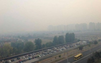 В Киеве из-за жары и дыма отменили уроки в школах