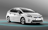 Toyota модернизировала гибридную модель Prius