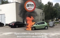 Жуткое ЧП в Киеве: на проспекте Победы сгорела машина