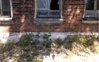 Боевики обстреляли жилой дом (фото)