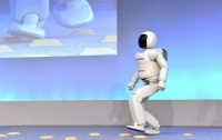 Японцы предоставили новую версию робота Asimo