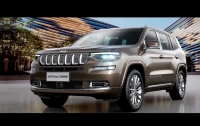 Jeep показал интерьер 7-местного кроссовера