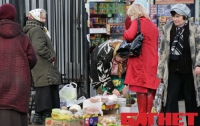 В Киеве дружинники, спасатели и чиновники объединились в бригады по разгону торгующих бабушек