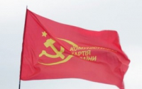 Коммунисты в день выборов разъезжали по Севастополю на машине, обклеенной партийной символикой