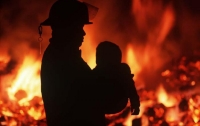 Во время пожара в Запорожье едва не погиб ребенок