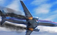 Экстренная посадка на трассе: у самолета в полете заглох двигатель (видео)
