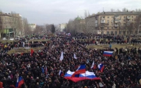 В Донецке пророссийские активисты штурмуют ОГА