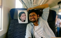 Житель Индии отправился в медовый месяц с фотографией жены
