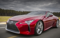 Купе Lexus LC 500 добавят мощности