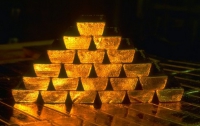 Золото будет «трясти» из-за выборов в США, - мнение