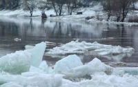 На Прикарпатье лед разрушил мост 