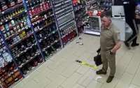 Реакция мужчины в украинском магазине под обстрелом поразила людей