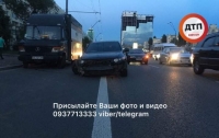 В Киеве разбились три автомобиля