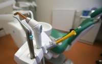 Воинам и ветеранам: Кабмин предоставил им право на возмещение стоматологических услуг
