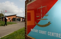 Прокуратура Шотландии обвинила 17 армейских инструкторов в издевательствах над солдатами