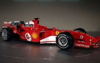 Болид Ferrari гонял по арене Евровидения-2010