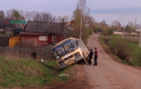 Еще один автобус в кювете: теперь во Львовской области