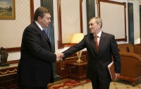 Янукович выгнал Черновецкого и заменил его Кернесом 