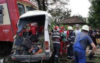 Трагедия на Днепропетровщине: поезд протаранил автобус 