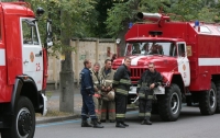 Мужчина едва не сгорел в заброшенном здании в Киеве