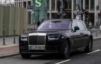 Британский миллиардер на Rolls-Royce протаранил магазин (видео)