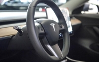 Tesla на $2 тыс. понизит цены на автомобили