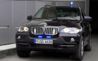 BMW представила бронированные X5 и 7-ю серию (ФОТО)