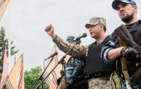 В Луганске под дождем праздновали независимость (ВИДЕО)