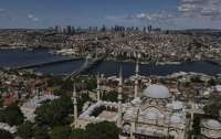 Анталья и Стамбул снова вводят комендантский час
