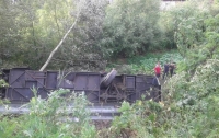 На Тернопольщине автобус с туристами слетел в пропасть: есть жертвы