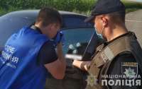 На автомобильной трассе Киев-Харьков расстреляли автомобиль, есть жертвы