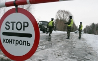 Львовские таможенники изъяли украшения Сваровски у англичанина