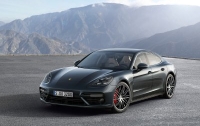 Гибридную Porsche Panamera презентуют на мотор-шоу в Париже