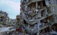 В Турции растет количество жертв и разрушений от стихии (видео)
