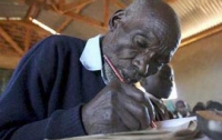 В Кении умер 90-летний школьник 
