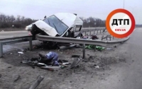 Ужасная авария: под Полтавой микроавтобус Citroen влетел в отбойник (ФОТО)