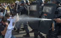 В Бразилии мирный протест перерос в бойню (ВИДЕО)