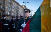 Сейм Литвы одобрил призыв юношей в армию после окончания школы
